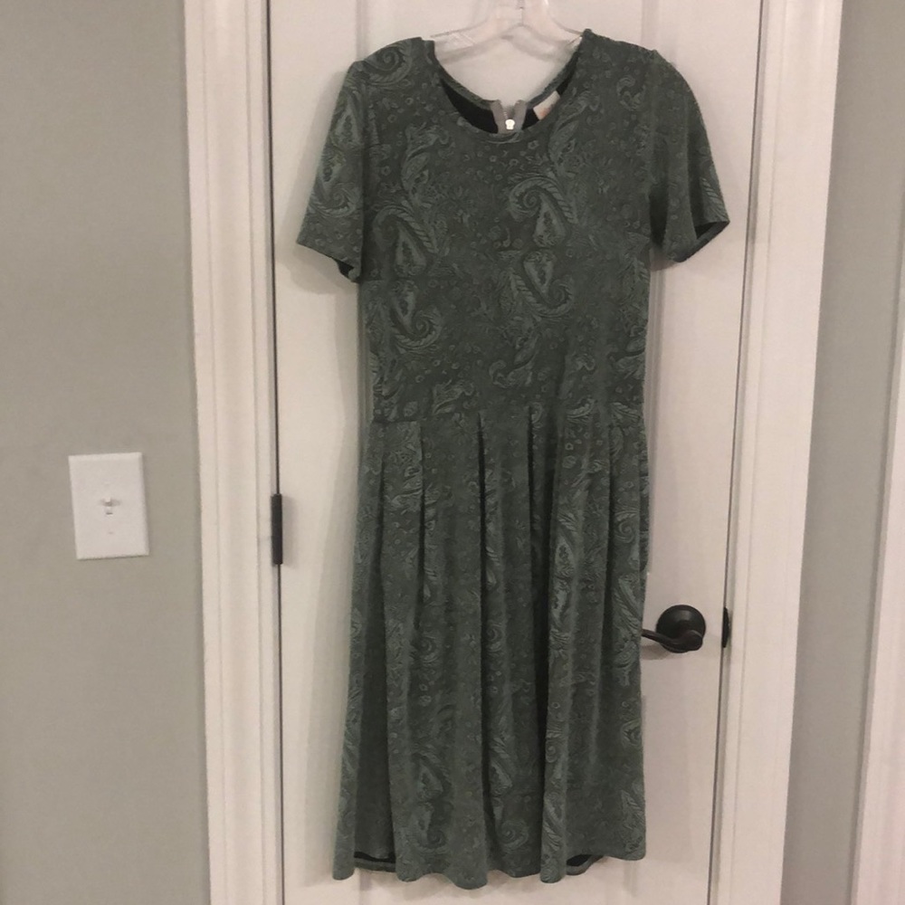 Green floral dress. Size Large.
